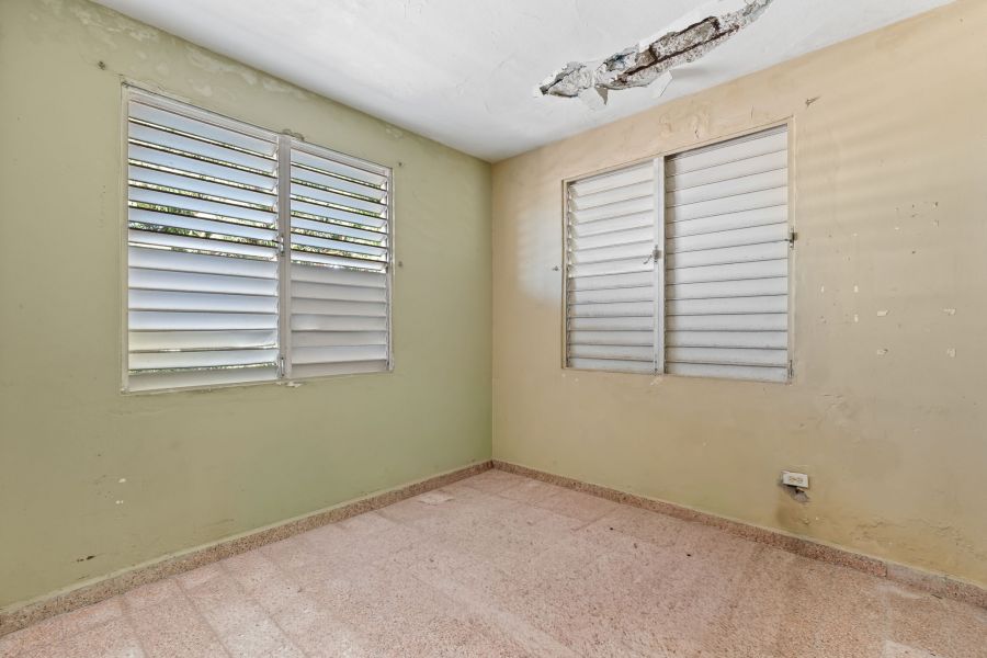 Urb Eduardo J Saldaña H4 Calle Caoba Carolina 00984 PR