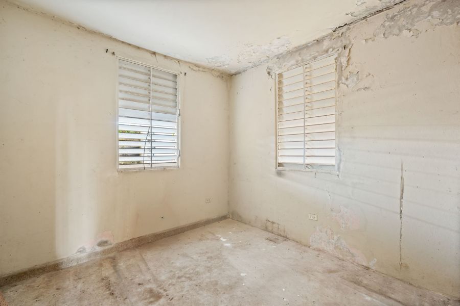 Urb Eduardo J Saldaña H4 Calle Caoba Carolina 00984 PR