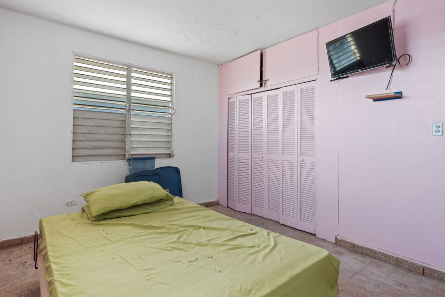 Urb Eduardo J Saldaña H4 Calle Caoba Carolina 00984 PR