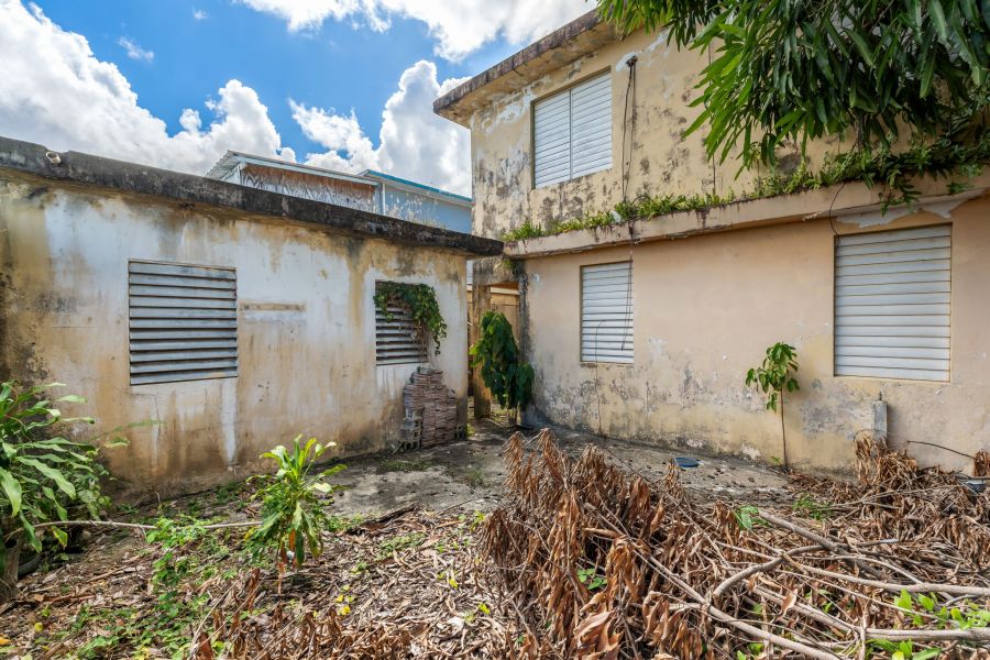 Urb Eduardo J Saldaña H4 Calle Caoba Carolina 00984 PR