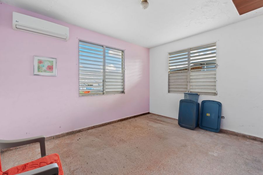 Urb Eduardo J Saldaña H4 Calle Caoba Carolina 00984 PR