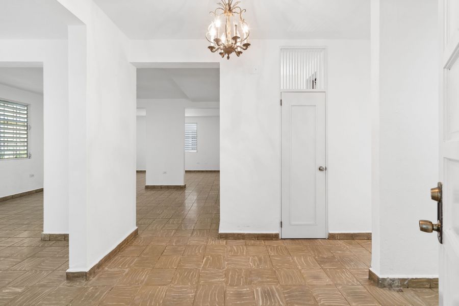 Calle Central #659 Apt 1 Cond Gomez Meltz San Juan 00907 PR