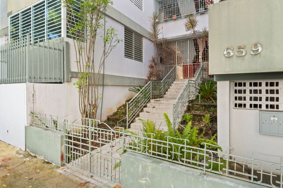 Calle Central #659 Apt 1 Cond Gomez Meltz San Juan 00907 PR