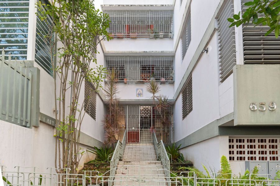 Calle Central #659 Apt 1 Cond Gomez Meltz San Juan 00907 PR