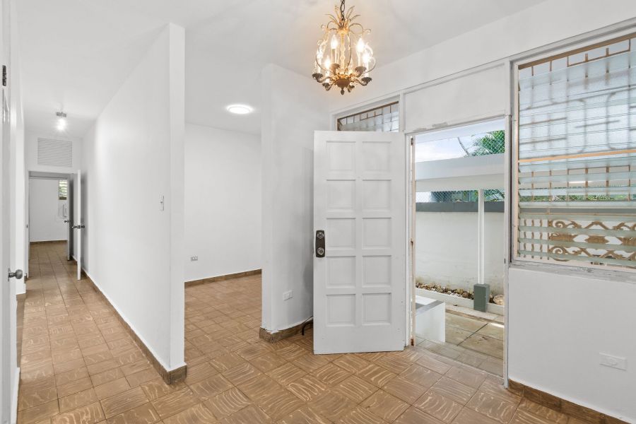 Calle Central #659 Apt 1 Cond Gomez Meltz San Juan 00907 PR