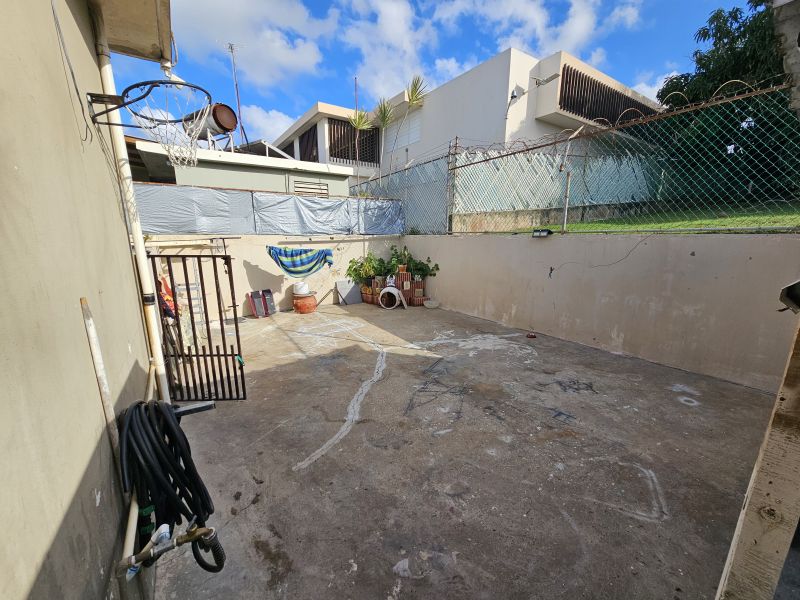 Bo Hato Abajo (san Luis) Calle Angel M Marin 523 Arecibo 00612 PR