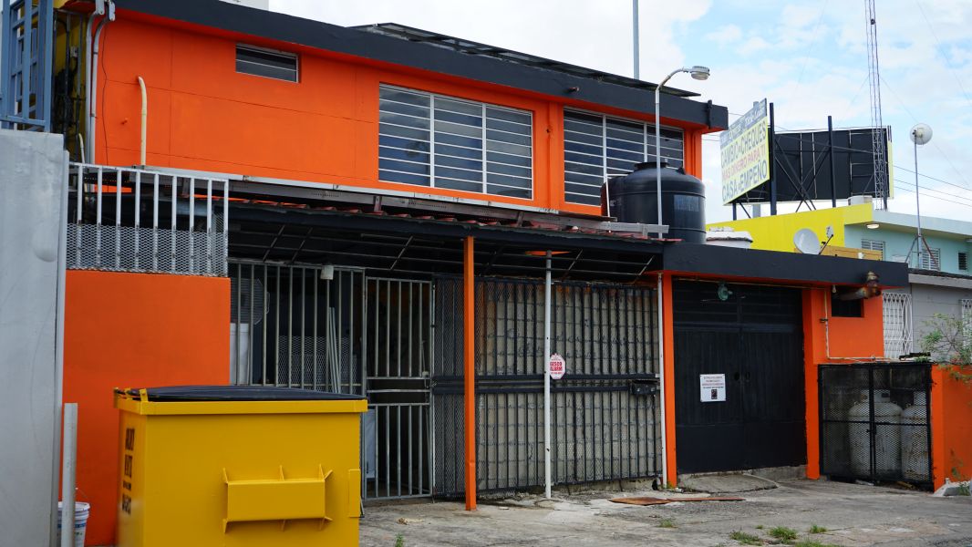 S14 Calle Lealtad Urb Levittown Restaurante El Nue Toa Baja 00949 PR