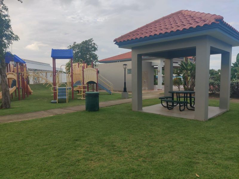 Urb Las Veredas De Camuy B-12 Calle Caoba Camuy 00627 PR