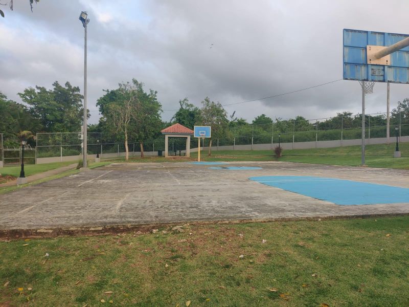Urb Las Veredas De Camuy B-12 Calle Caoba Camuy 00627 PR
