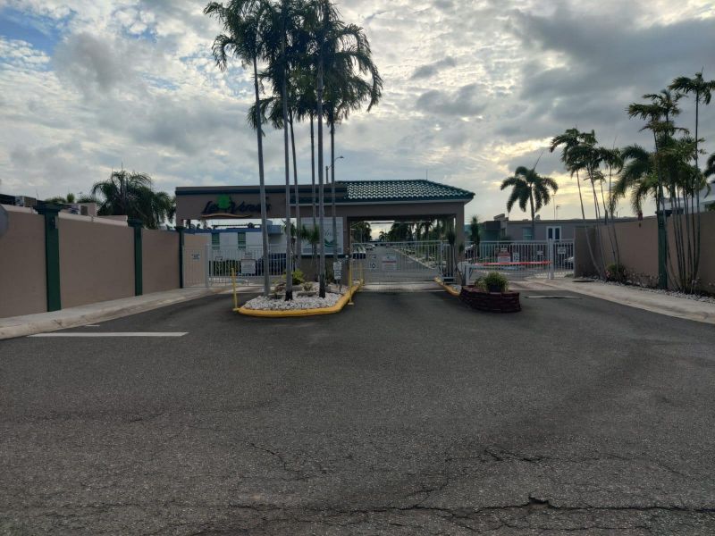 Urb Las Veredas De Camuy B-12 Calle Caoba Camuy 00627 PR
