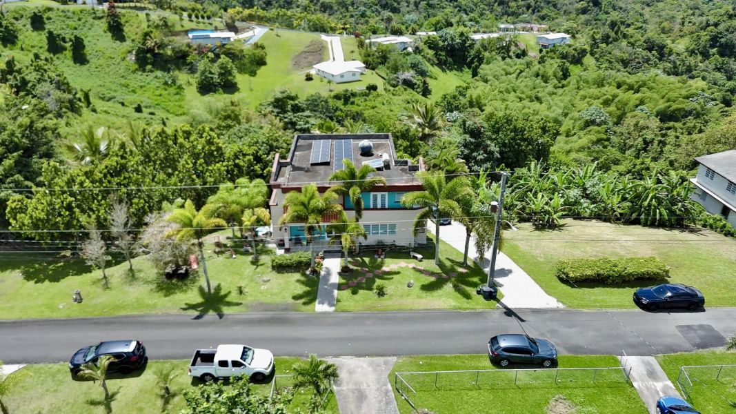 Urb Panorama Bo Llanos Carr 725 Km 1 Aibonito 00705 PR