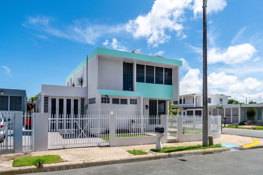 Urb Pradera Almira Al-8 Calle 17 Catano 00949 PR