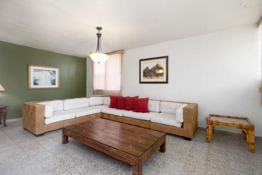 Calle 11 #3 Alturas De Torrimar Guaynabo 00969 PR