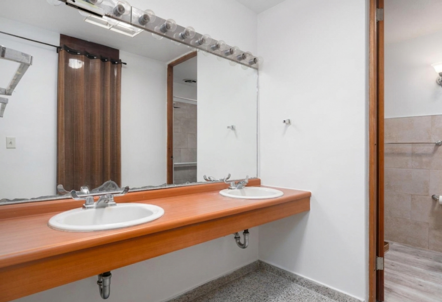 Calle 11 #3 Alturas De Torrimar Guaynabo 00969 PR