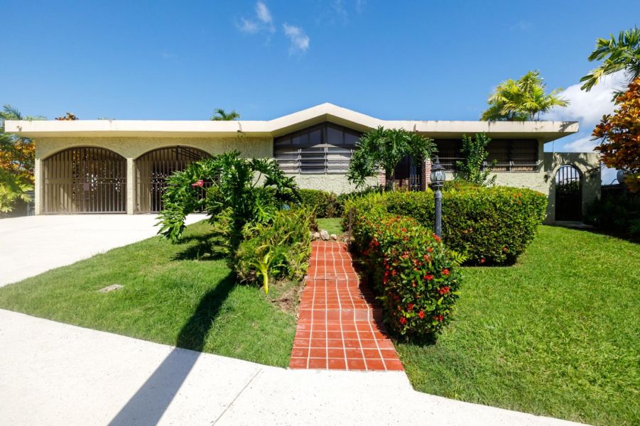 Calle 11 #3 Alturas De Torrimar Guaynabo 00969 PR