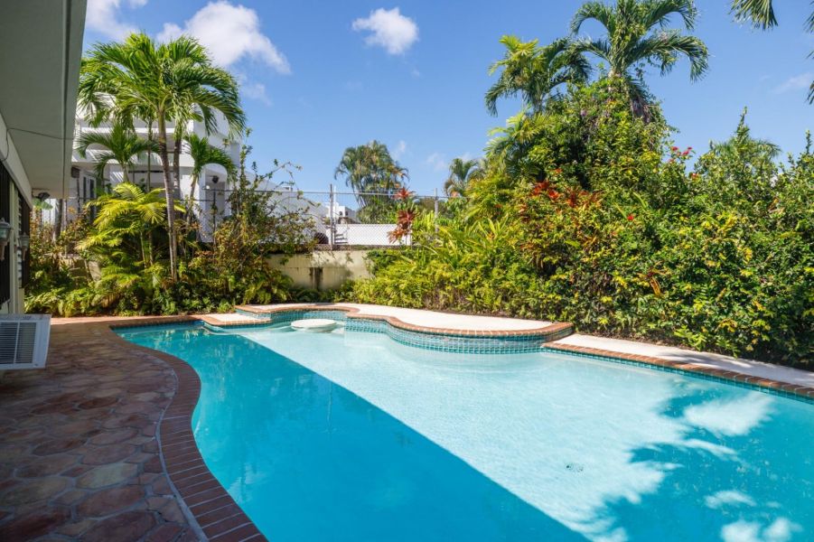 Calle 11 #3 Alturas De Torrimar Guaynabo 00969 PR