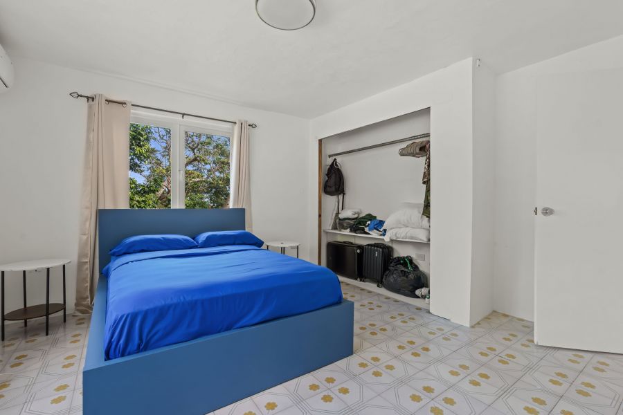 Camino Juanillo Fuentes Solar # 20 Barrio Santa Ro Guaynabo 00971 PR