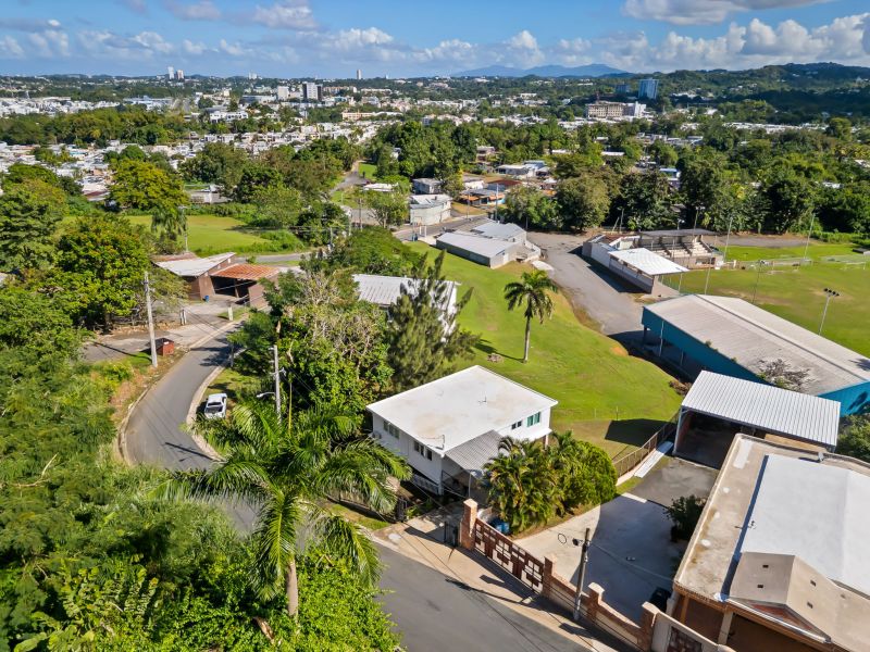 Camino Juanillo Fuentes Solar # 20 Barrio Santa Ro Guaynabo 00971 PR