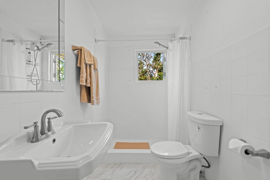 Camino Juanillo Fuentes Solar # 20 Barrio Santa Ro Guaynabo 00971 PR