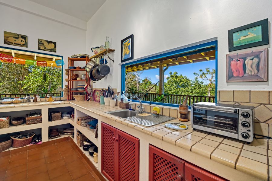 Carr 792 Km 3.5 Sector La Escuelita Bo Sonadora Aguas Buenas 00703 PR