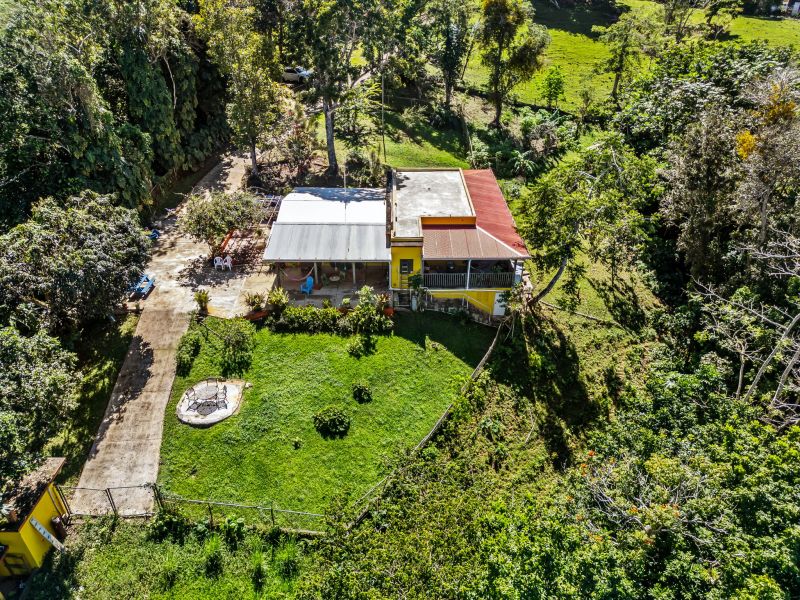 Carr 792 Km 3.5 Sector La Escuelita Bo Sonadora Aguas Buenas 00703 PR