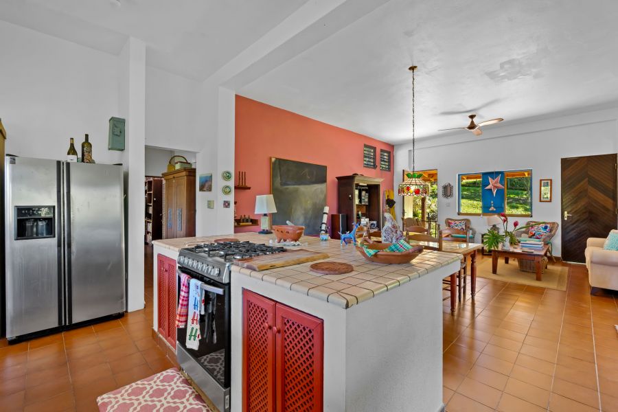 Carr 792 Km 3.5 Sector La Escuelita Bo Sonadora Aguas Buenas 00703 PR