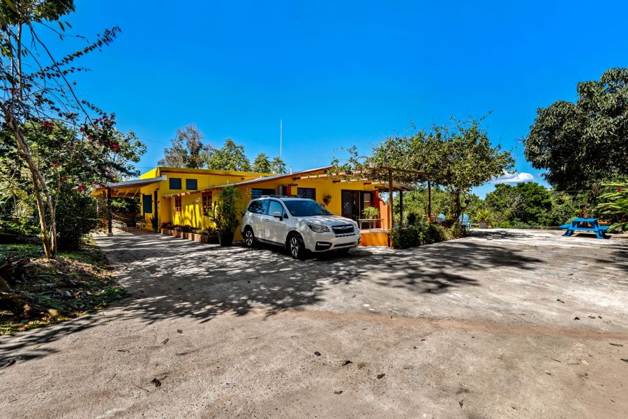 Carr 792 Km 3.5 Sector La Escuelita Bo Sonadora Aguas Buenas 00703 PR