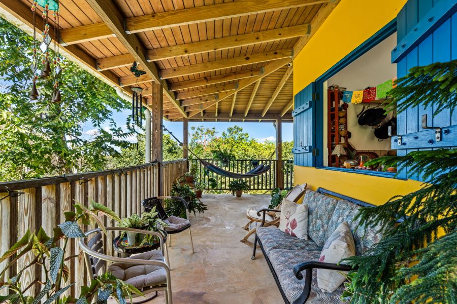 Carr 792 Km 3.5 Sector La Escuelita Bo Sonadora Aguas Buenas 00703 PR