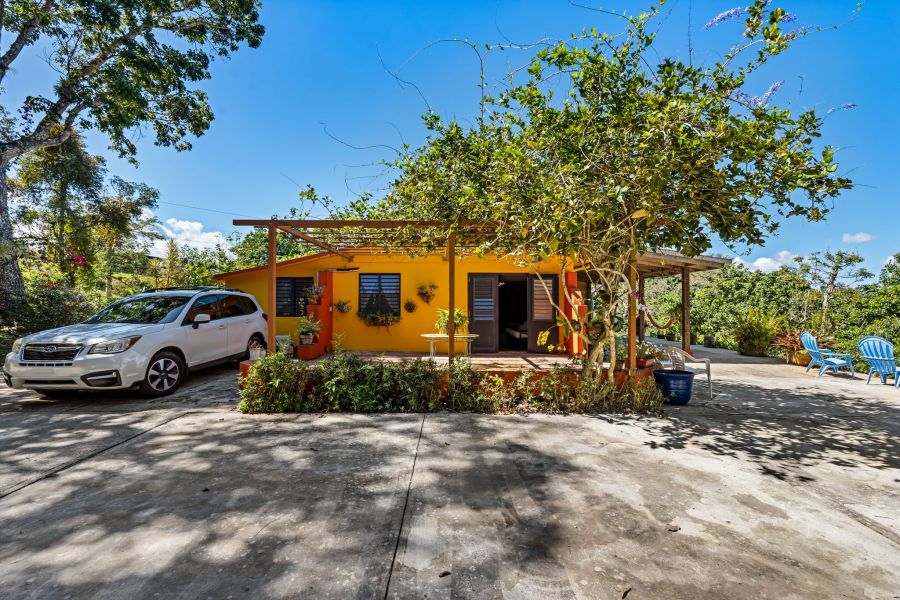 Carr 792 Km 3.5 Sector La Escuelita Bo Sonadora Aguas Buenas 00703 PR