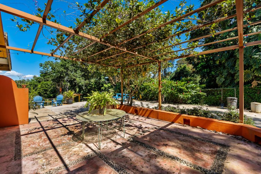 Carr 792 Km 3.5 Sector La Escuelita Bo Sonadora Aguas Buenas 00703 PR