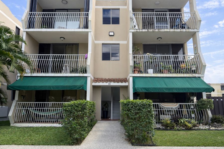 Cond Paseo Degetau Apto 2015k Caguas 00725 PR