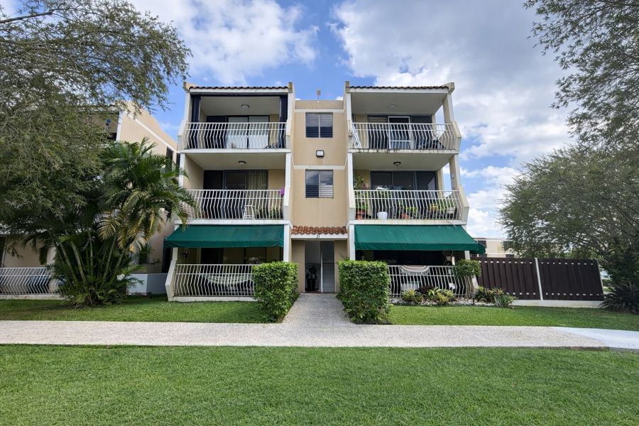 Cond Paseo Degetau Apto 2015k Caguas 00725 PR