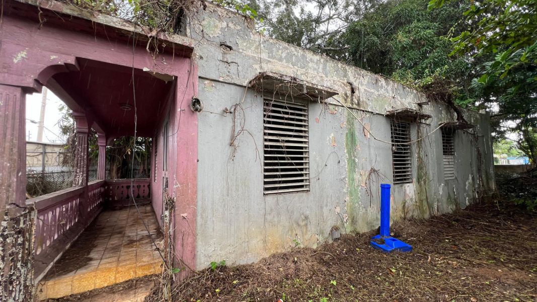 Carr 2 Km 69.3 Santana Arecibo 00612 PR