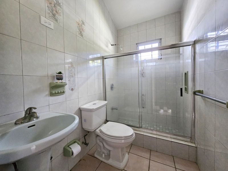 P-1 Calle E 1 Ee 107 Apt 2 Manati 00674 PR