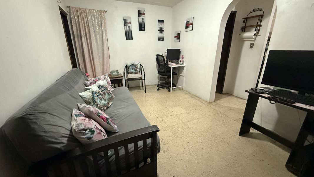 69 Comunidad Piedra Aguza Barrio Amuelas Calle 5 Juana Diaz 00795 PR