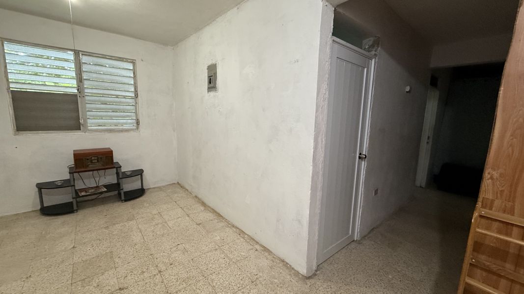 69 Comunidad Piedra Aguza Barrio Amuelas Calle 5 Juana Diaz 00795 PR