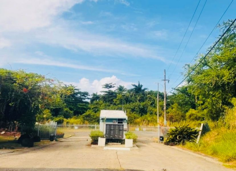 Urb Vistas De Yunque Mar #24 Calle 1 Rio Grande 00745 PR