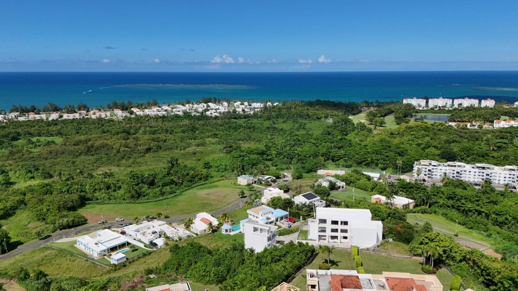Urb Vistas De Yunque Mar #24 Calle 1 Rio Grande 00745 PR