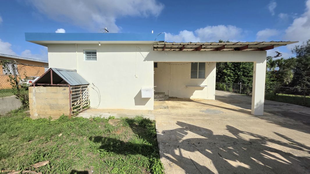 Reparto Las Brisas 3014 Calle Adoracion Isabela 00662 PR