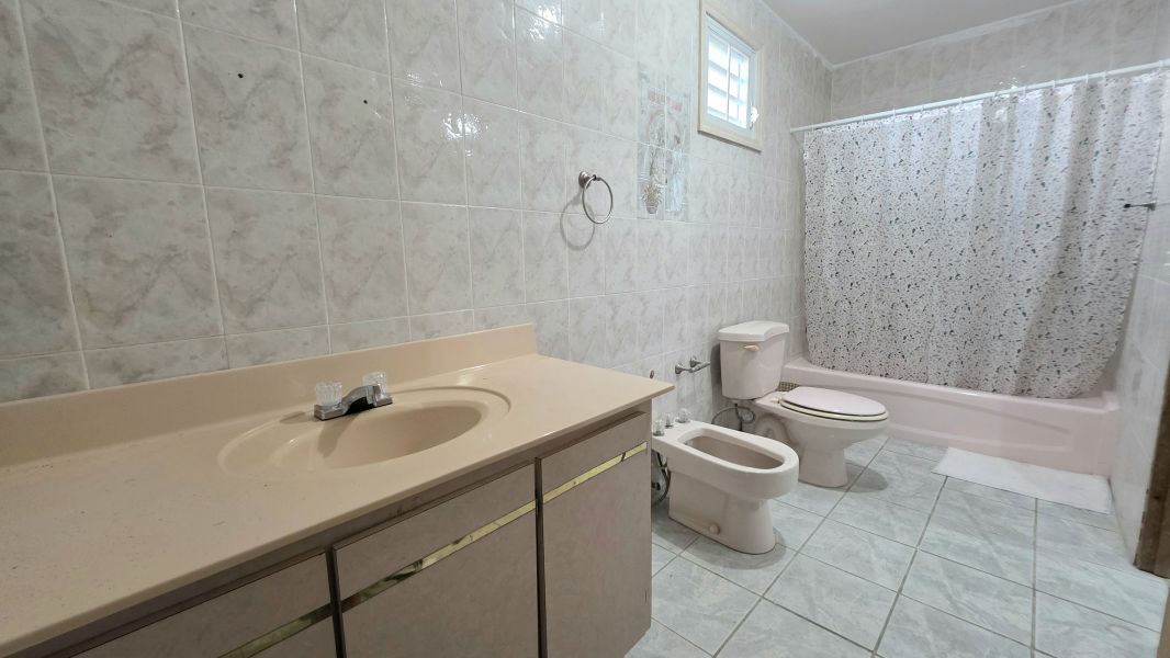 Reparto Las Brisas 3014 Calle Adoracion Isabela 00662 PR