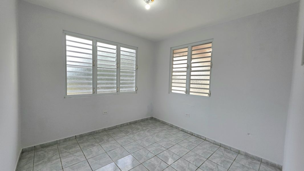 Reparto Las Brisas 3014 Calle Adoracion Isabela 00662 PR