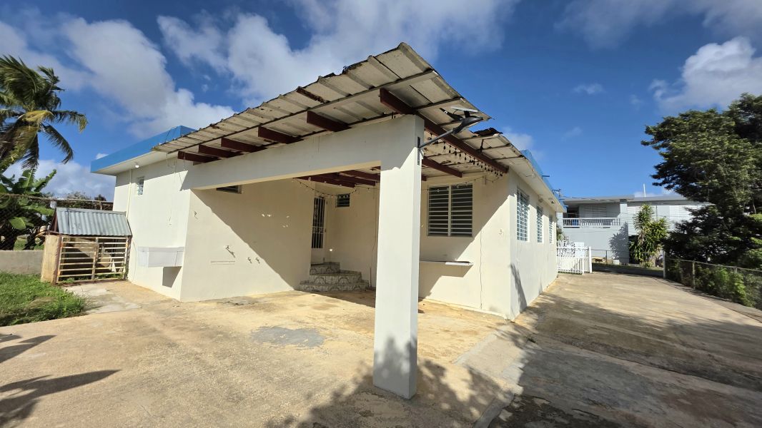 Reparto Las Brisas 3014 Calle Adoracion Isabela 00662 PR