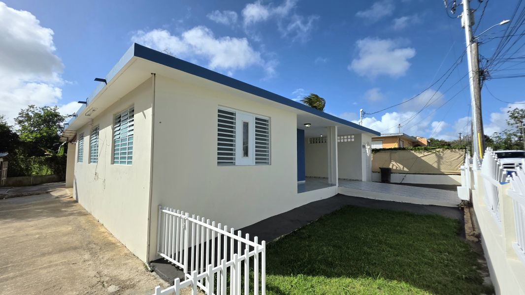 Reparto Las Brisas 3014 Calle Adoracion Isabela 00662 PR