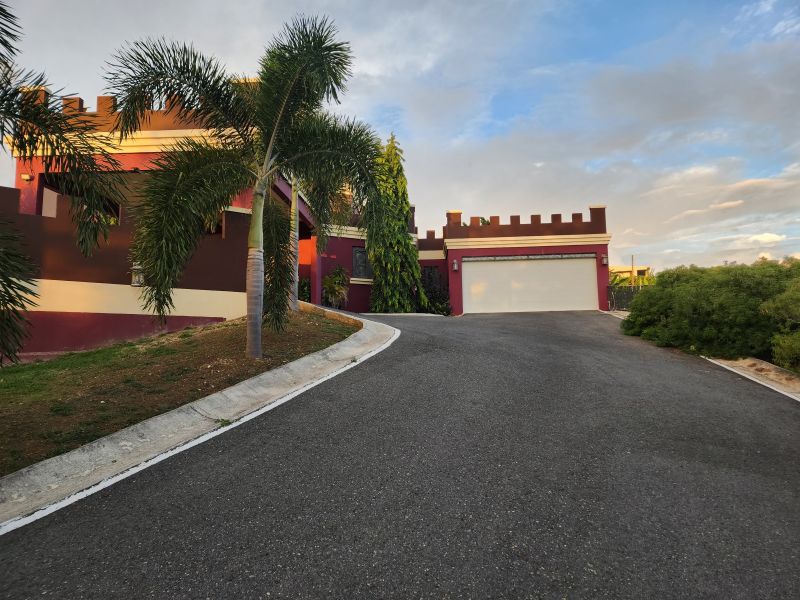 Bo Magas Arriba Carr 383 Km 0.5 Solar 17 Guayanilla 00656 PR