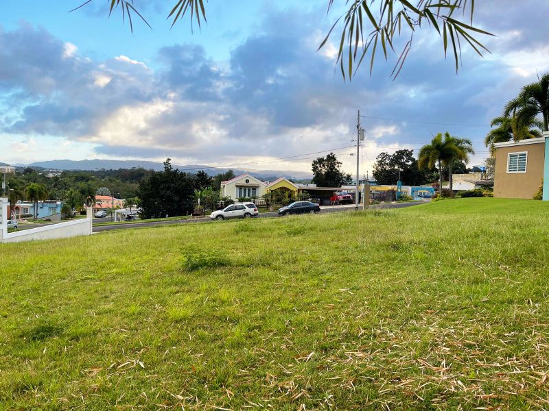 Urb Haciendas Del Caribe Calle Yukiyu I-20 Toa Alta 00953 PR