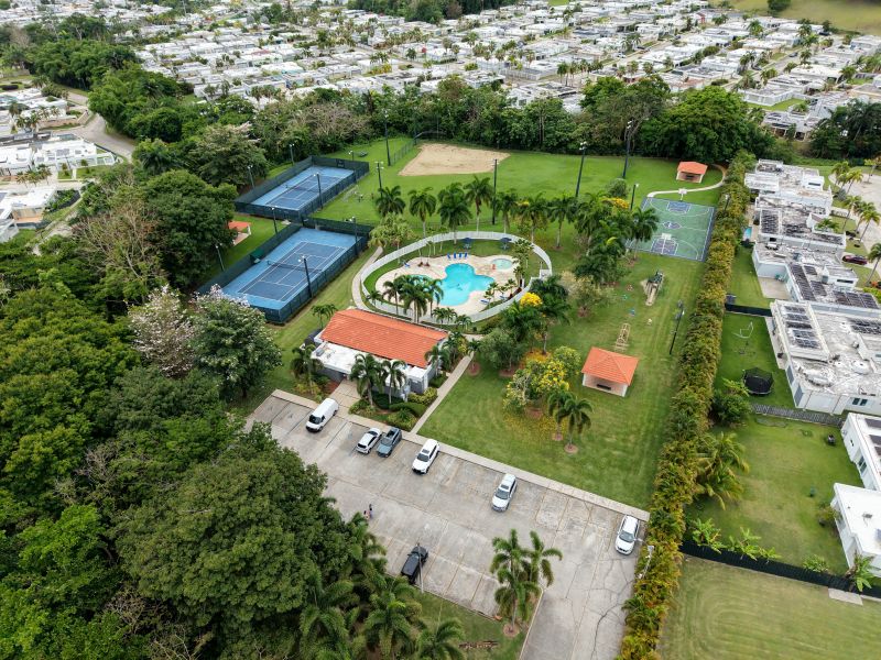 Mansiones De Ciudad Jardin 323 Avila Calle Lanzaro, Caguas - 34
