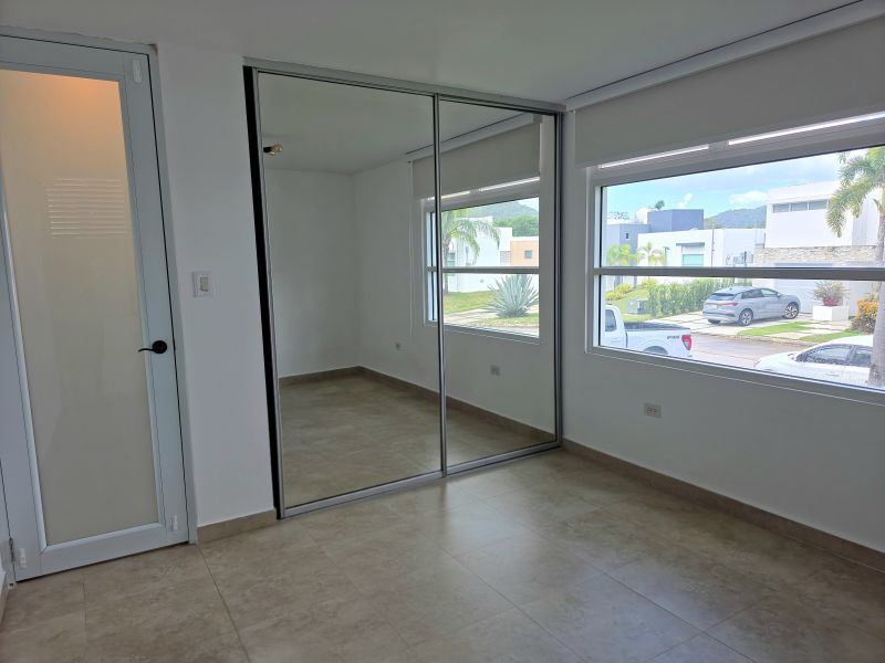 Mansiones De Ciudad Jardin 323 Avila Calle Lanzaro, Caguas - 20
