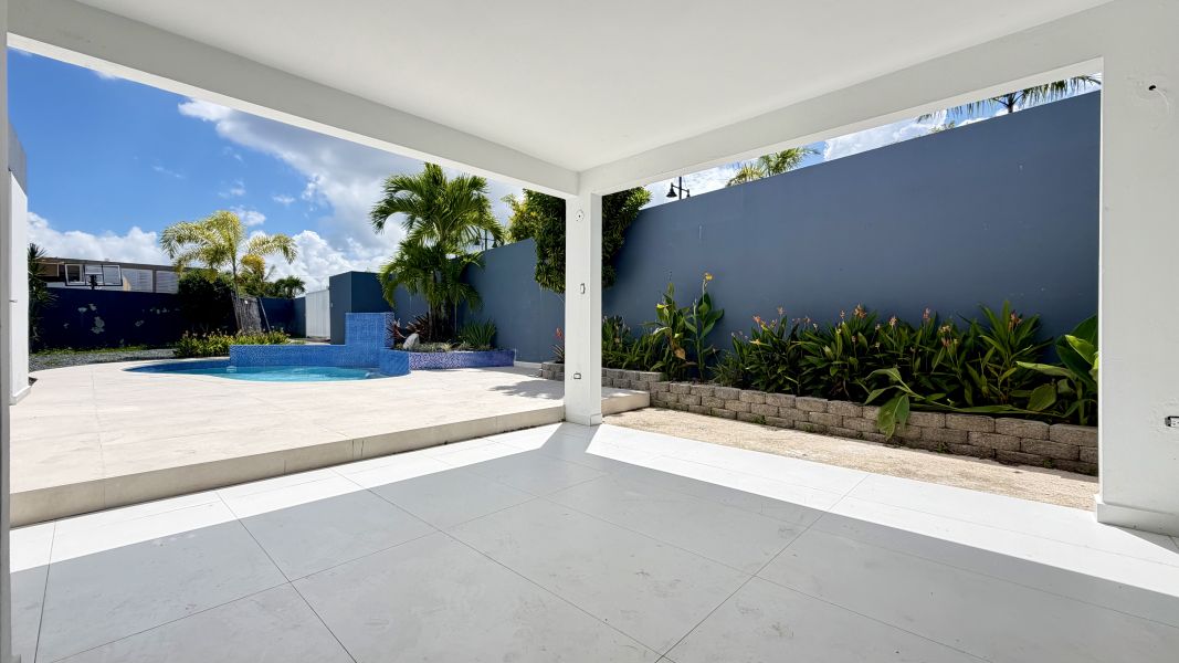 Urb Terranova Calle Pascua J-7 Guaynabo 00969 PR