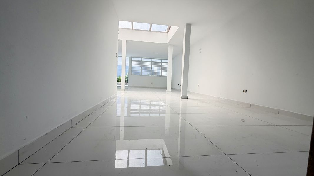 Urb Terranova Calle Pascua J-7 Guaynabo 00969 PR