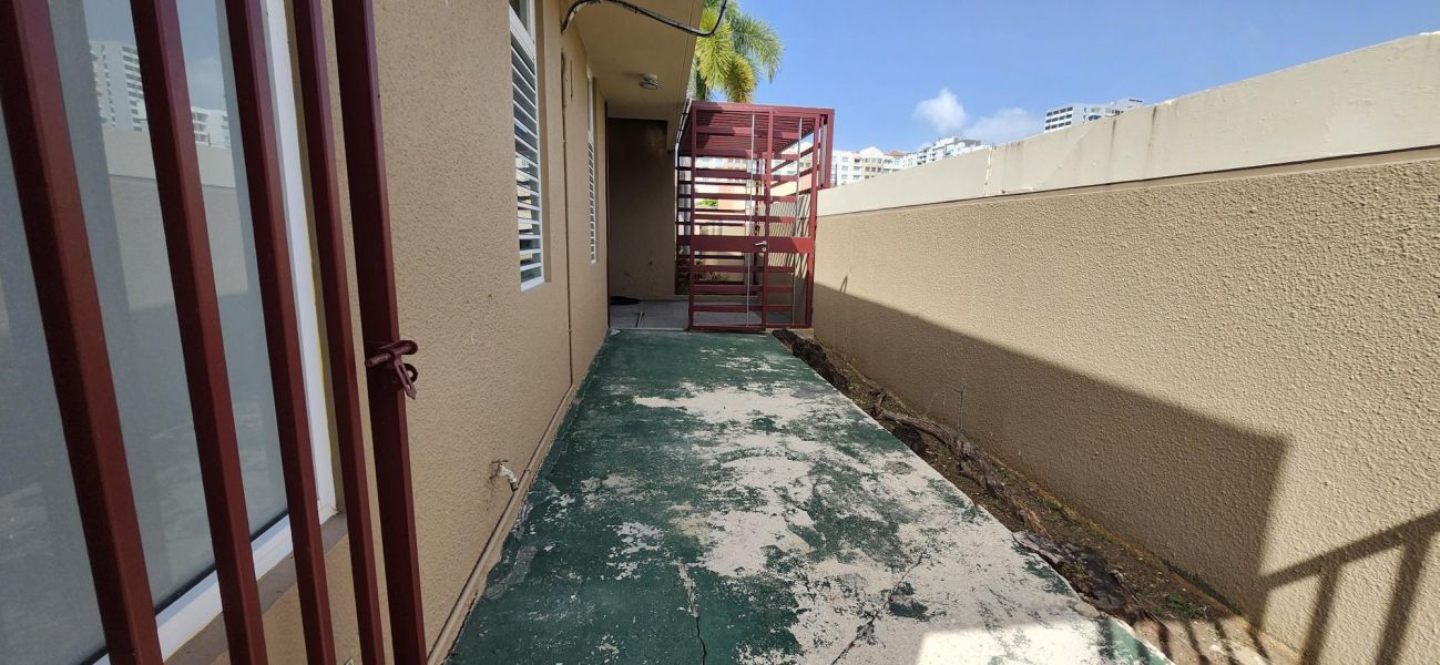 Urb. Caparra Hills Calle Yagrumo G 7, Guaynabo - 27